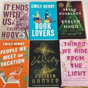 Collection of Popular Booktok Books!